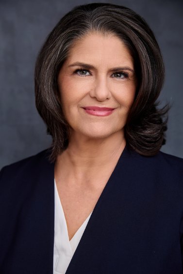 GIGI HYLAND HEADSHOT